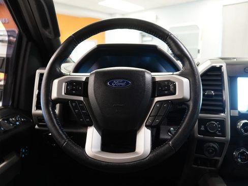 Used 2019 Ford F150 Lariat w/ Equipment Group 502A Luxury AWD/4WD image 17