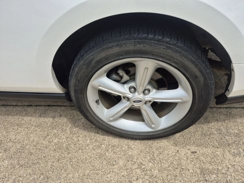 Used 2012 Ford Mustang GT RWD image 9
