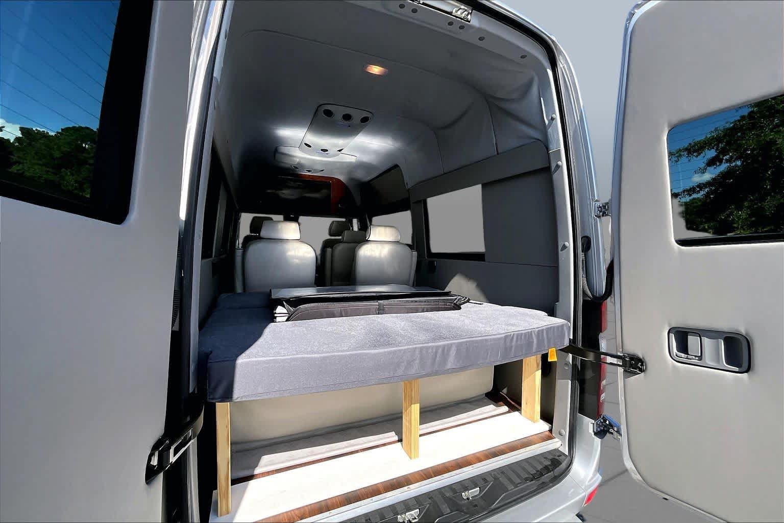 Used 2018 Mercedes-Benz Sprinter 2500 image 19