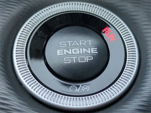 Used 2024 Jeep Grand Cherokee Altitude image 28