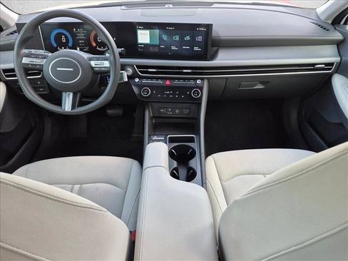 Used 2025 Hyundai Sonata SEL FWD image 16