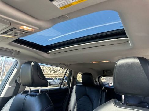 Used 2023 Toyota Highlander XLE image 44