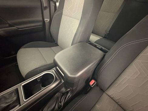 Used 2021 Toyota Tacoma TRD Off-Road AWD/4WD image 31