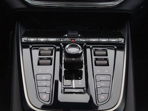Used 2025 Aston Martin DBX 707 AWD/4WD image 19