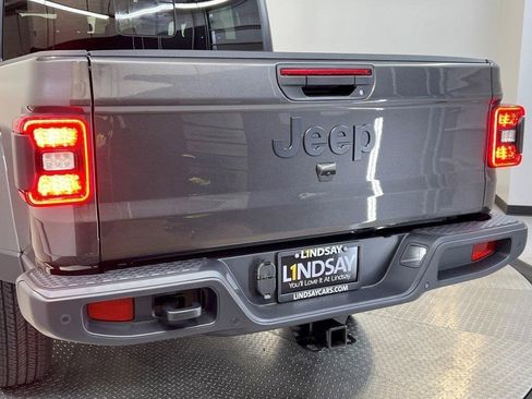 New 2026 Jeep Gladiator Sport image 5