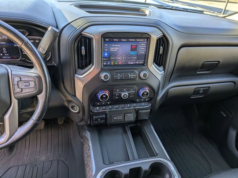Used 2022 GMC Sierra 3500 Denali w/ Denali Ultimate Package image 22