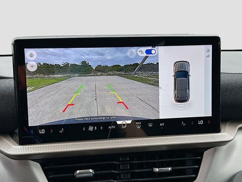New 2026 Ford Explorer Active RWD image 9