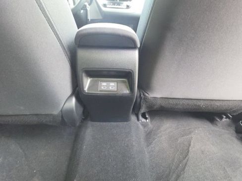 Used 2025 Toyota Corolla LE FWD image 27