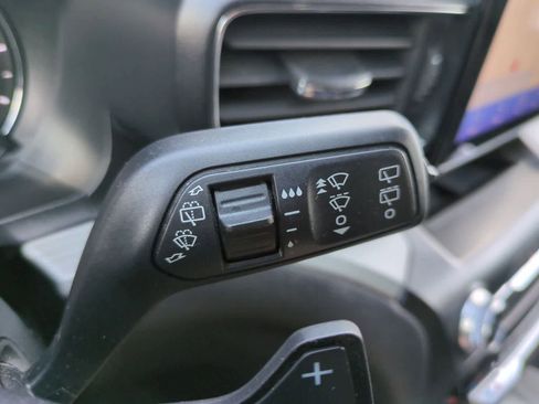 Used 2020 Ford Explorer XLT w/ Equipment Group 202A image 27