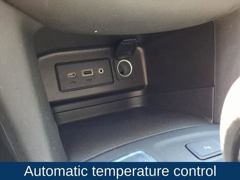 Used 2024 Chevrolet Equinox LT FWD image 5