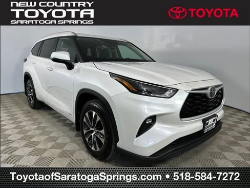 Used 2026 Toyota Highlander XLE AWD/4WD image 1