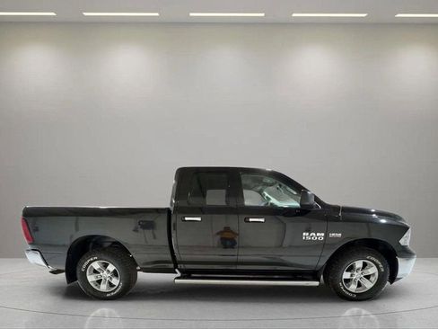 Used 2017 RAM 1500 Classic SLT image 2