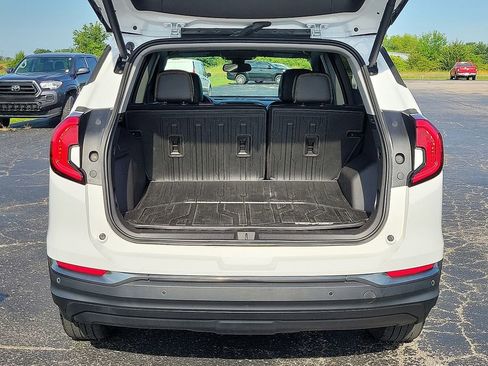 Used 2022 GMC Terrain AT4 w/ Infotainment Package II image 8