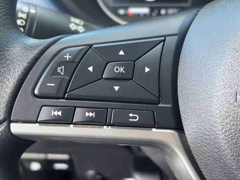 New 2025 Nissan Versa SV image 17