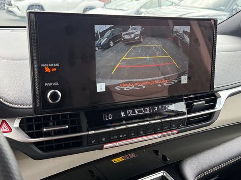 Used 2026 Toyota Sienna Limited AWD/4WD image 26