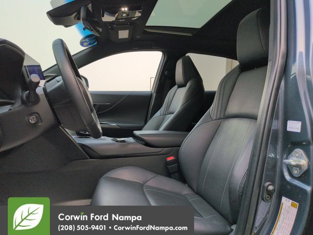 Used 2024 Toyota Venza Limited AWD/4WD image 24