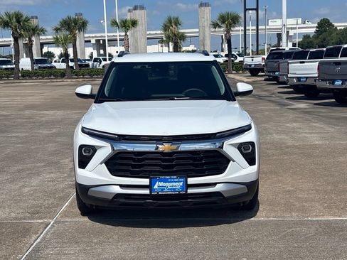 Used 2026 Chevrolet TrailBlazer LT w/ Driver Confidence Package FWD image 2