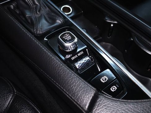 Used 2020 Volvo XC90 T6 Momentum image 38