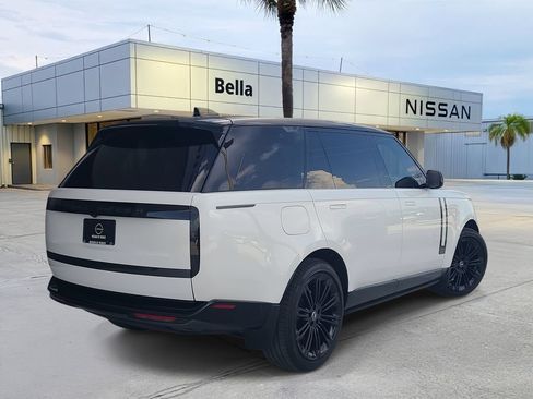 Used 2025 Land Rover Range Rover Long Wheelbase SE AWD/4WD image 5