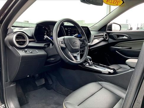 Used 2024 Chevrolet Trax ACTIV FWD image 8