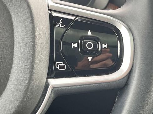 Used 2023 Volvo XC60 B5 Plus w/ Protection Package Premier image 31