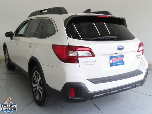 Used 2019 Subaru Outback 3.6R Limited AWD/4WD image 5