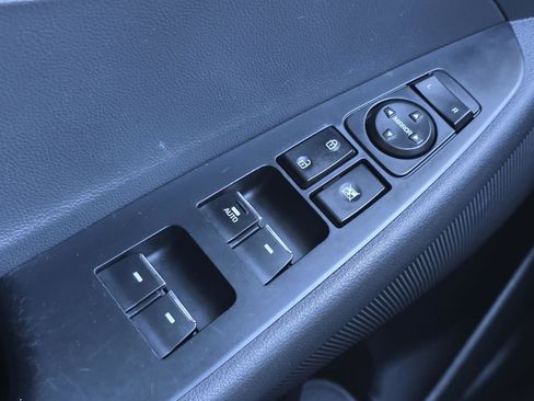 Used 2016 Hyundai Tucson Limited image 9