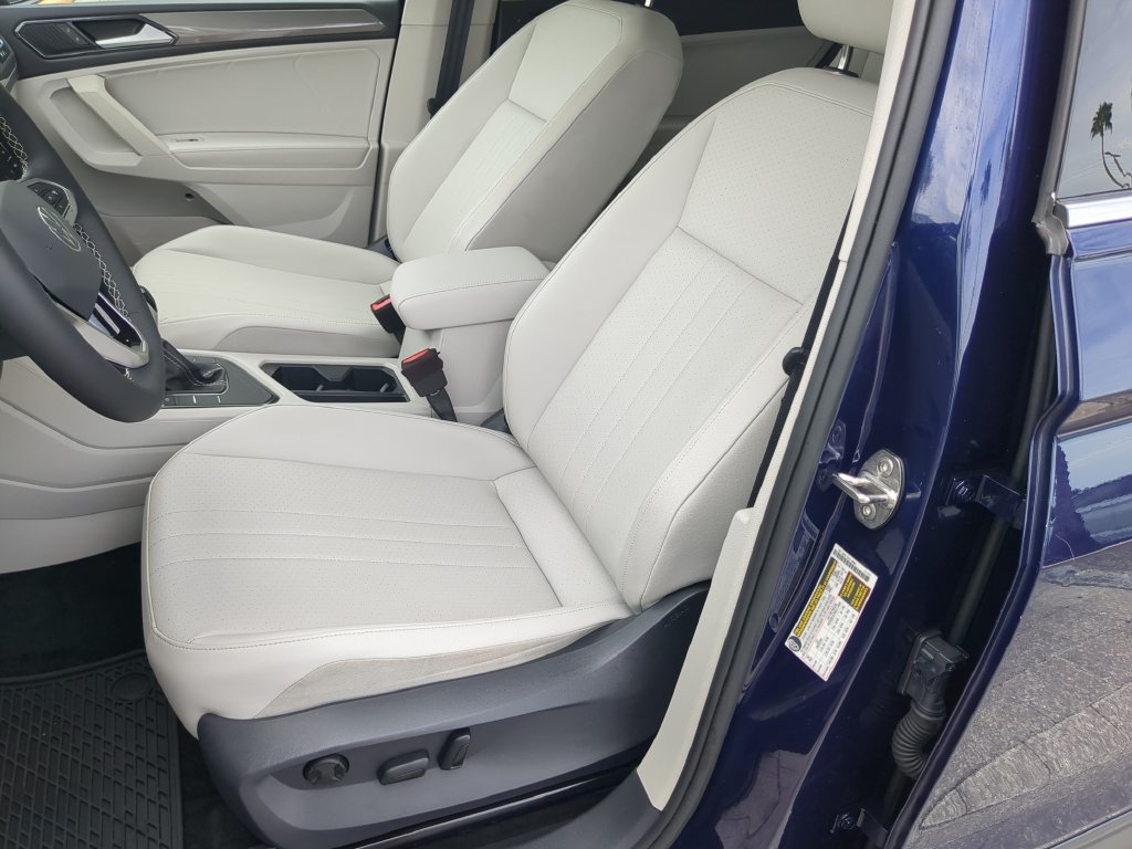 Certified 2023 Volkswagen Tiguan SE FWD image 20