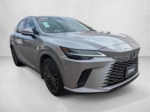 Used 2025 Lexus RX 350 w/ Luxury Package image 3