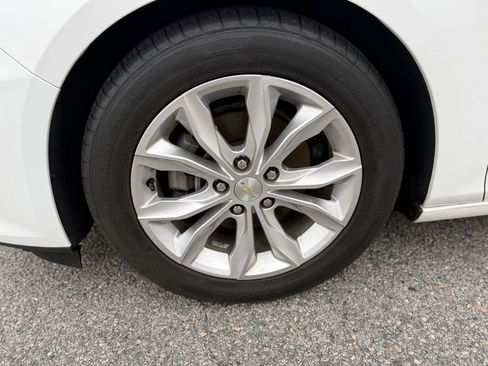 Used 2019 Chevrolet Malibu LT image 12