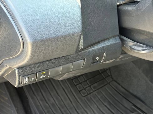 Used 2022 Toyota Corolla LE FWD image 7