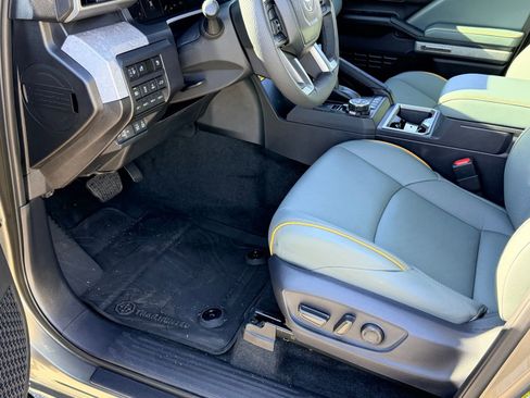 Used 2025 Toyota Tacoma 4x4 Double Cab Hybrid image 36