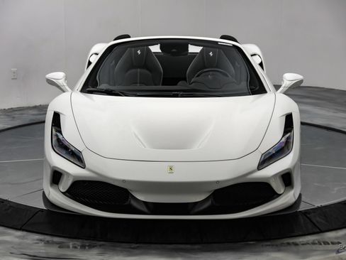 Used 2022 Ferrari F8 Tributo RWD image 39