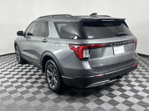 Used 2026 Ford Explorer Active w/ Active Comfort Package AWD/4WD image 4