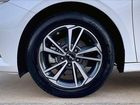 Certified 2024 Kia Forte LXS image 8