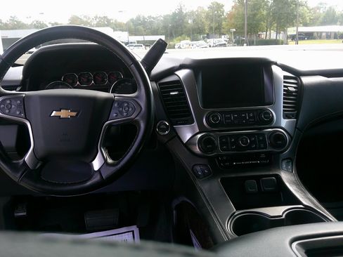 Used 2019 Chevrolet Suburban LT w/ Texas Edition Package image 21