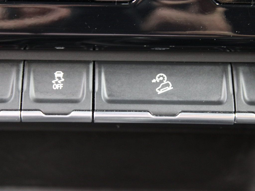 Used 2025 GMC Sierra 2500 AT4 AWD/4WD image 73