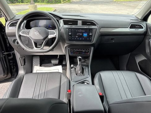 Used 2023 Volkswagen Tiguan SE FWD image 25