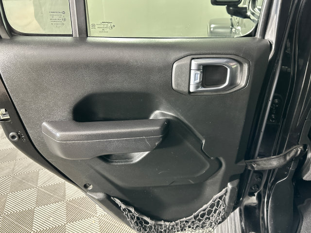 Certified 2022 Jeep Gladiator Sport AWD/4WD image 19