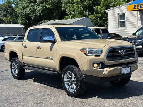 Used 2016 Toyota Tacoma Limited w/ Towing Package AWD/4WD image 2