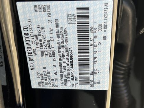 New 2025 Lincoln Nautilus Premier w/ Equipment Group 102A image 33