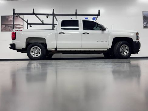 Used 2018 Chevrolet Silverado 1500 W/T w/ Trailering Package image 3