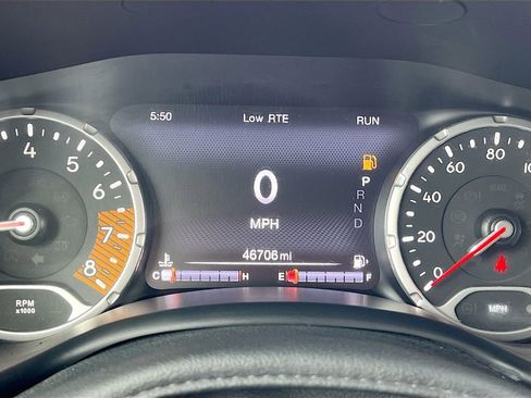 Used 2021 Jeep Renegade Latitude AWD/4WD image 12