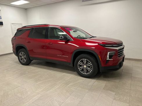 Used 2026 Chevrolet Traverse LT AWD/4WD image 7