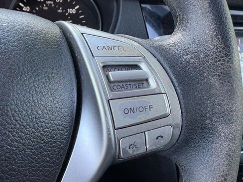 Used 2016 Nissan Rogue SV image 12