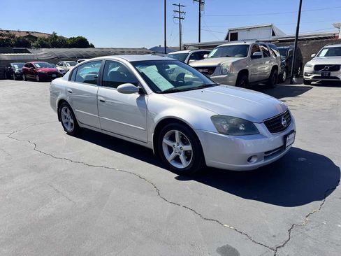 Used 2006 Nissan Altima 3.5 SE FWD image 8