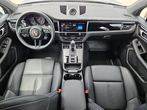 Certified 2026 Porsche Macan AWD/4WD image 23