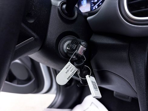 Used 2020 Hyundai Kona SE image 23