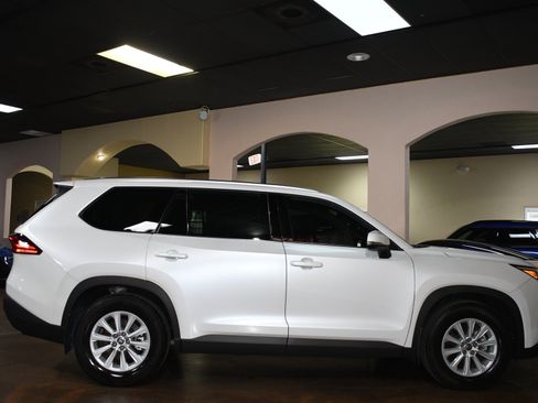 Used 2024 Toyota Grand Highlander FWD image 52