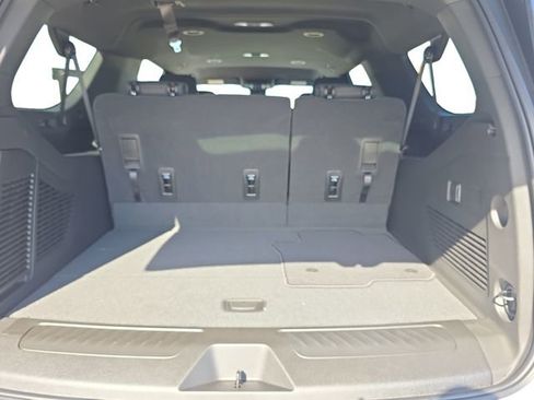 New 2026 Chevrolet Suburban LS AWD/4WD image 18
